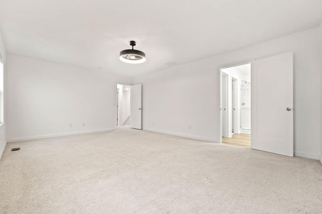 1122 E Plum Creek Road, Nixa, MO 65714