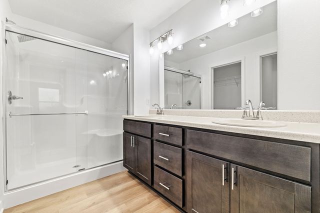 1122 E Plum Creek Road, Nixa, MO 65714