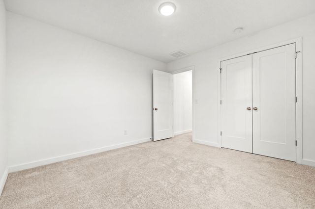 1122 E Plum Creek Road, Nixa, MO 65714