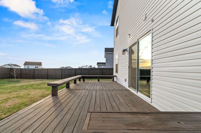 1122 E Plum Creek Road, Nixa, MO 65714