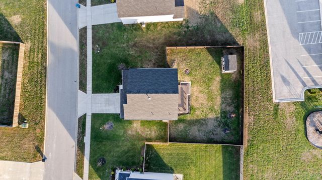 1122 E Plum Creek Road, Nixa, MO 65714