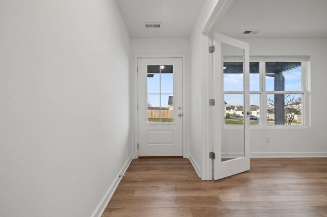 1122 E Plum Creek Road, Nixa, MO 65714