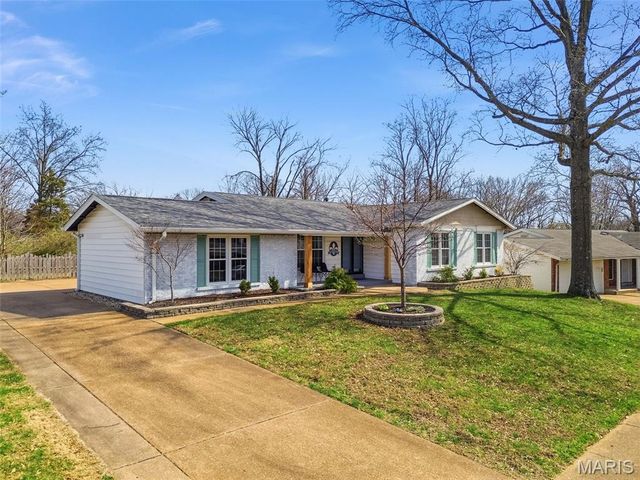 1204 Cedar Creek Road, Chesterfield, MO 63017
