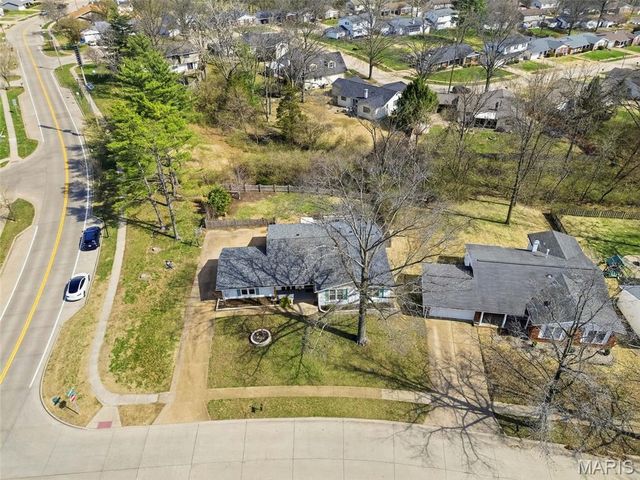 1204 Cedar Creek Road, Chesterfield, MO 63017