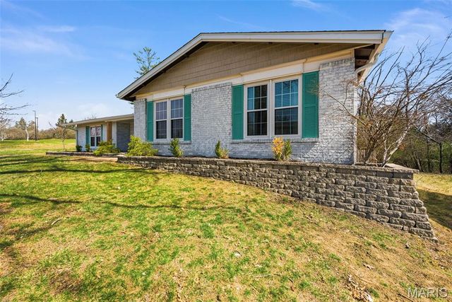 1204 Cedar Creek Road, Chesterfield, MO 63017