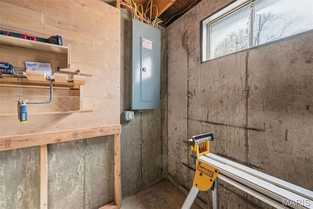 1204 Cedar Creek Road, Chesterfield, MO 63017