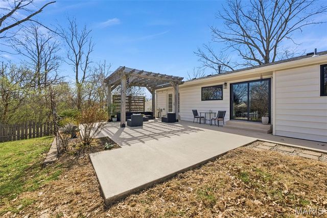 1204 Cedar Creek Road, Chesterfield, MO 63017