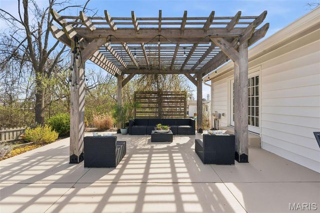 1204 Cedar Creek Road, Chesterfield, MO 63017