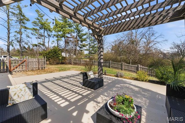 1204 Cedar Creek Road, Chesterfield, MO 63017