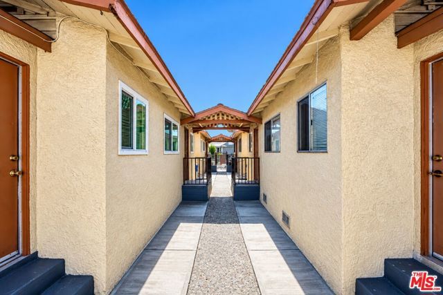 1145 E 33rd Street, Los Angeles, CA 90011