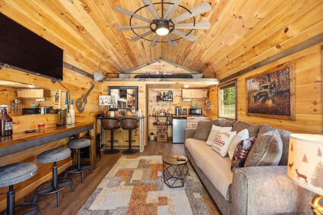 108 Spirit View Lake Dr, Campton, KY 41301