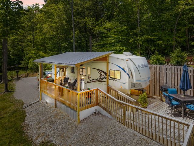 108 Spirit View Lake Dr, Campton, KY 41301