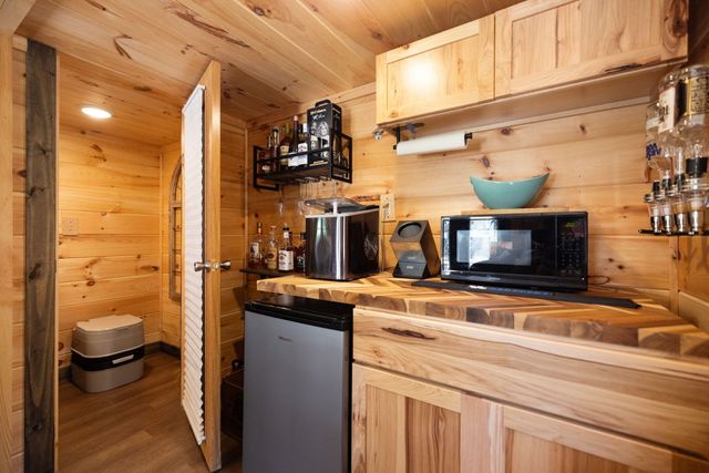 108 Spirit View Lake Dr, Campton, KY 41301
