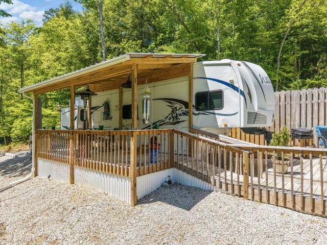 108 Spirit View Lake Dr, Campton, KY 41301