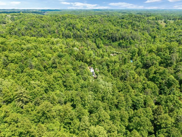 108 Spirit View Lake Dr, Campton, KY 41301