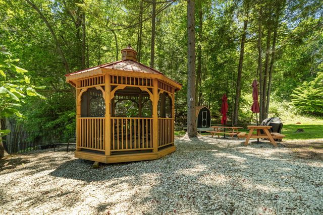 108 Spirit View Lake Dr, Campton, KY 41301