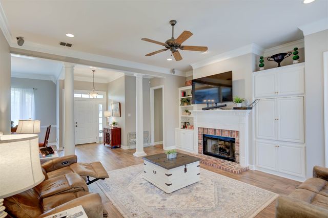 1951 Bayou Bend Drive, Bossier City, LA 71111