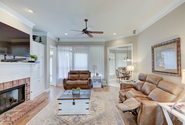 1951 Bayou Bend Drive, Bossier City, LA 71111