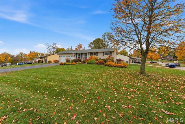 3762 Calef Drive, St Louis, MO 63125