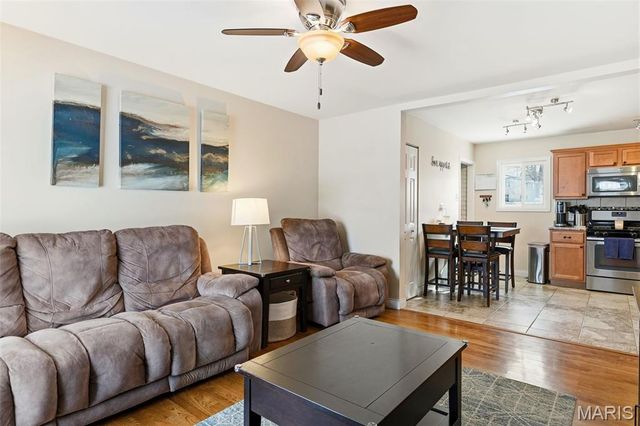 3762 Calef Drive, St Louis, MO 63125