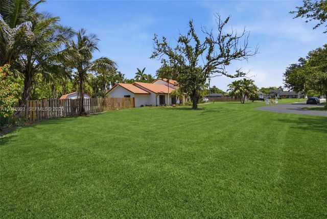 16564 SW 153rd Ct, Miami, FL 33187