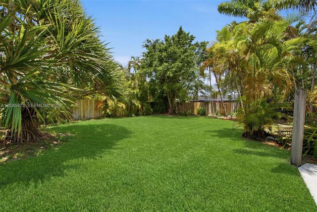 16564 SW 153rd Ct, Miami, FL 33187