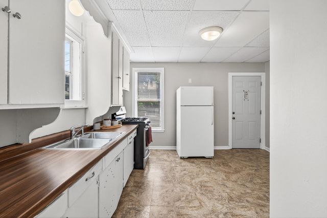 472 Case Avenue, Saint Paul, MN 55130