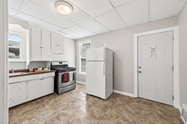 472 Case Avenue, Saint Paul, MN 55130