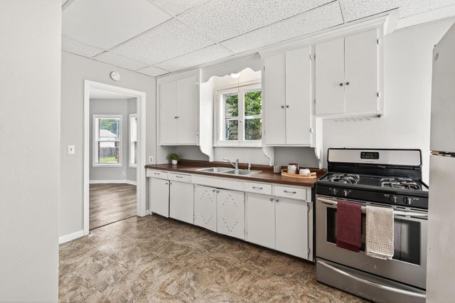 472 Case Avenue, Saint Paul, MN 55130