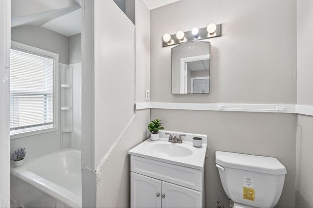 472 Case Avenue, Saint Paul, MN 55130