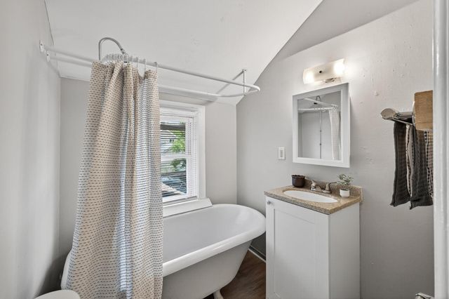 472 Case Avenue, Saint Paul, MN 55130