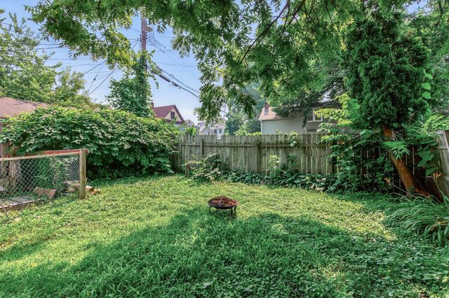 472 Case Avenue, Saint Paul, MN 55130