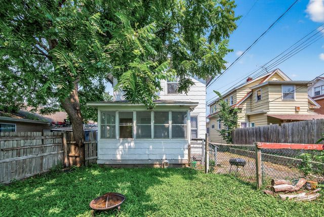 472 Case Avenue, Saint Paul, MN 55130