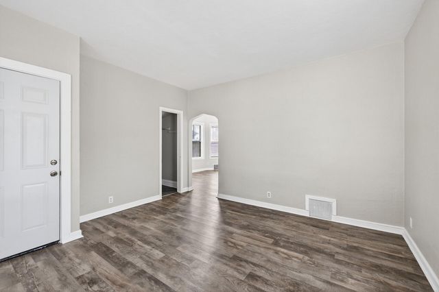 472 Case Avenue, Saint Paul, MN 55130