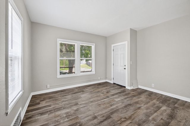 472 Case Avenue, Saint Paul, MN 55130