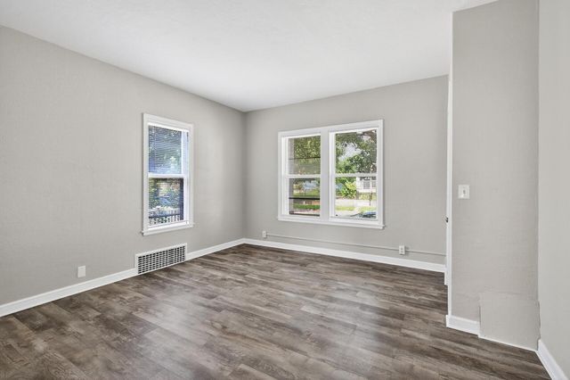 472 Case Avenue, Saint Paul, MN 55130