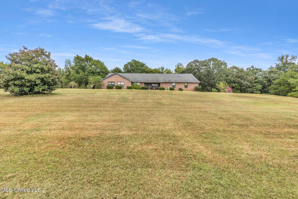 70 Harris Chapel Rd Road, Holly Springs, MS 38635