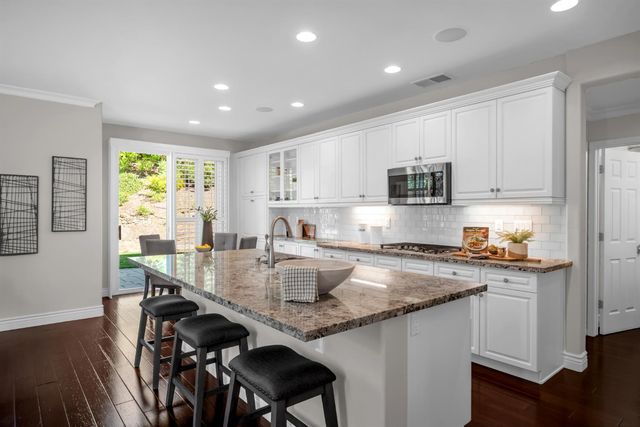 8013 Damico Dr, El Dorado Hills, CA 95762