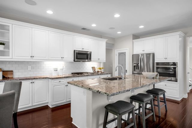 8013 Damico Dr, El Dorado Hills, CA 95762