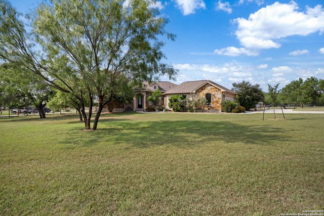 438 County Road 367, Hondo, TX 78861