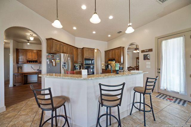 438 County Road 367, Hondo, TX 78861