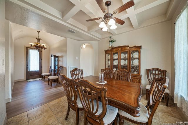 438 County Road 367, Hondo, TX 78861