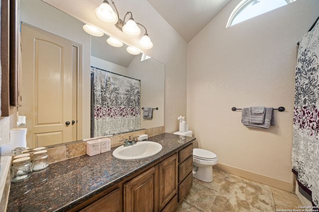 438 County Road 367, Hondo, TX 78861