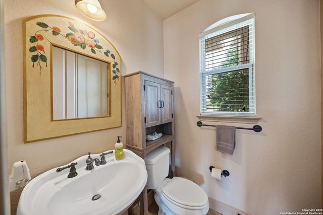 438 County Road 367, Hondo, TX 78861