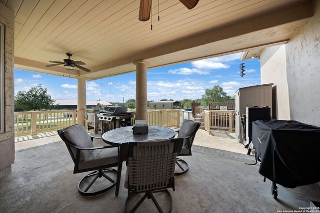 438 County Road 367, Hondo, TX 78861