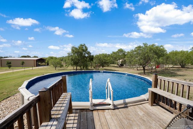 438 County Road 367, Hondo, TX 78861