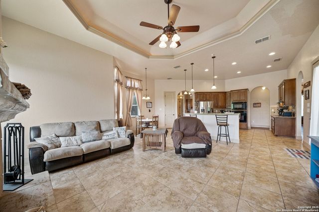 438 County Road 367, Hondo, TX 78861