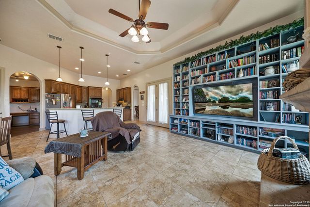 438 County Road 367, Hondo, TX 78861