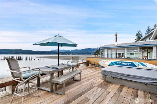 18651 NE North Shore Road, Tahuya, WA 98588