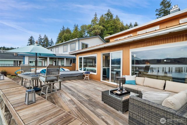 18651 NE North Shore Road, Tahuya, WA 98588